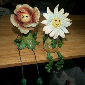 2 Anthropomorphic  figures